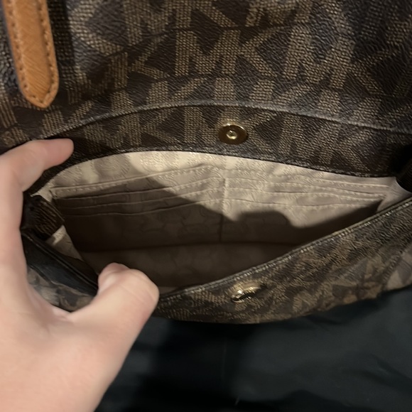 Michael Kors tote - Picture 5 of 9